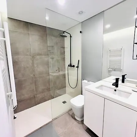 The Saraiva House - No 1e - Beautiful Two-bedroom * Lisbon